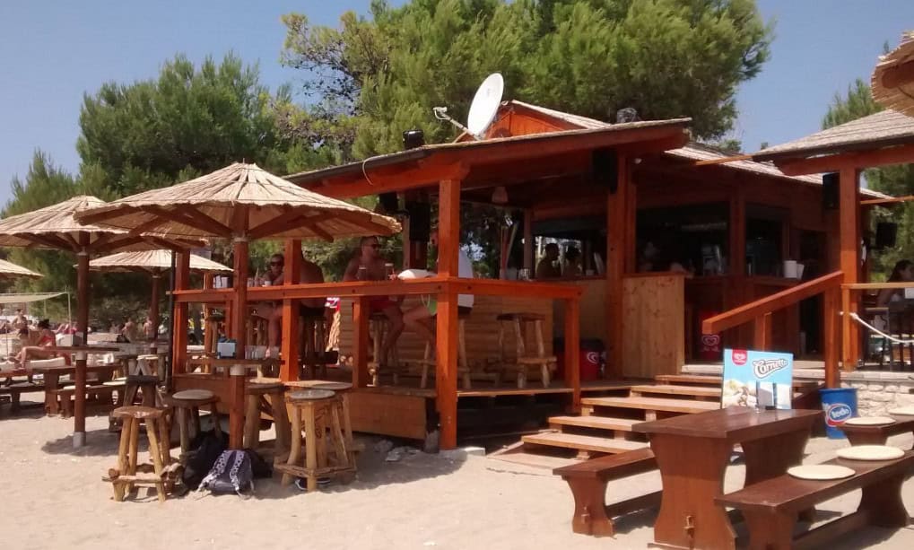 Barracuda Beach Bar