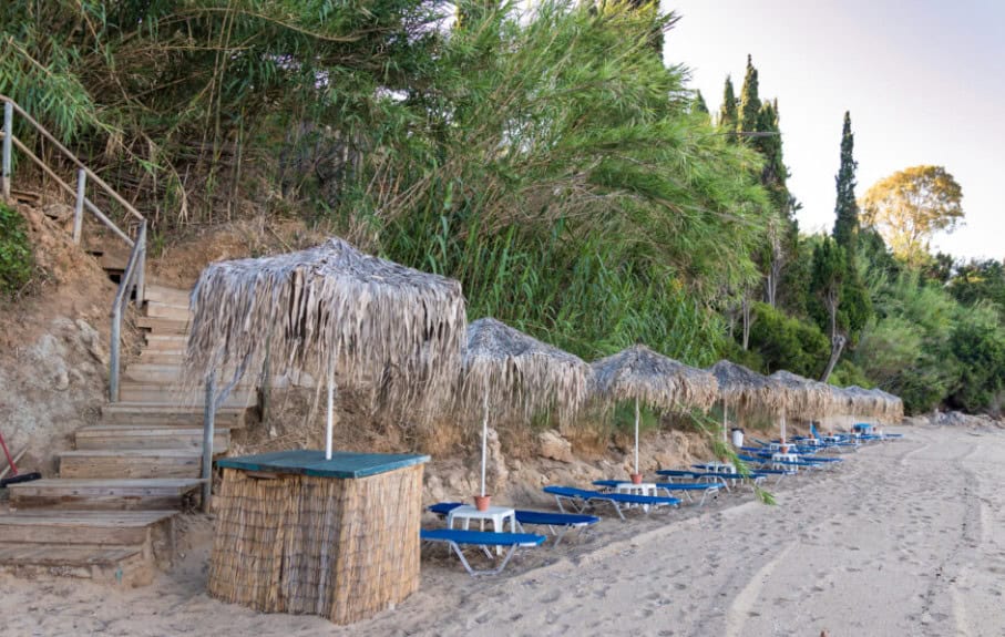 Περουλια Beach Bar